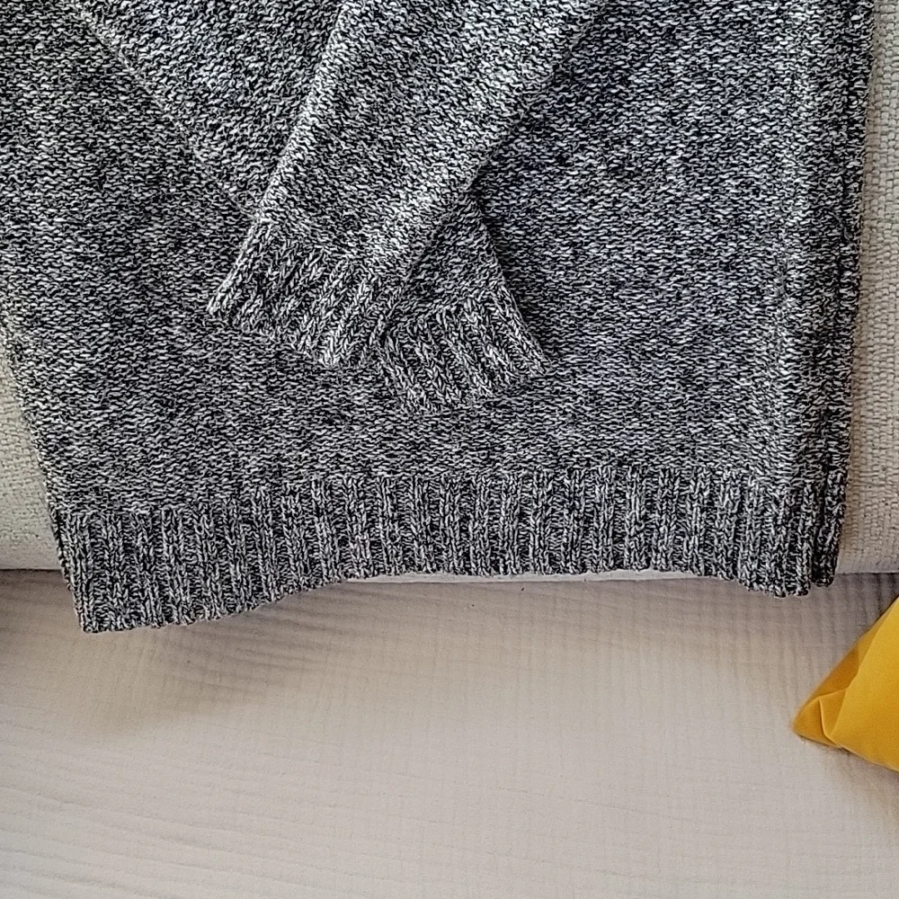 Lauren Ralph Lauren Gray Sweater - size S - Picture 6 of 7